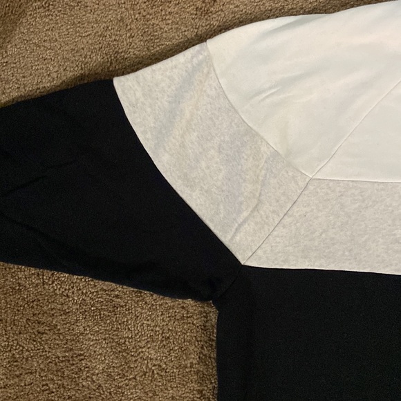 AE SweatShirt - Picture 3 of 6